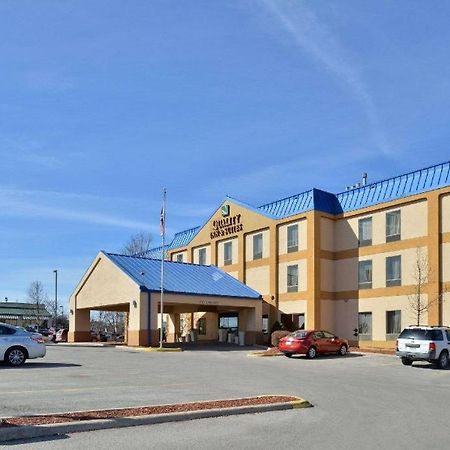 Quality Inn & Suites Jefferson City Bagian luar foto